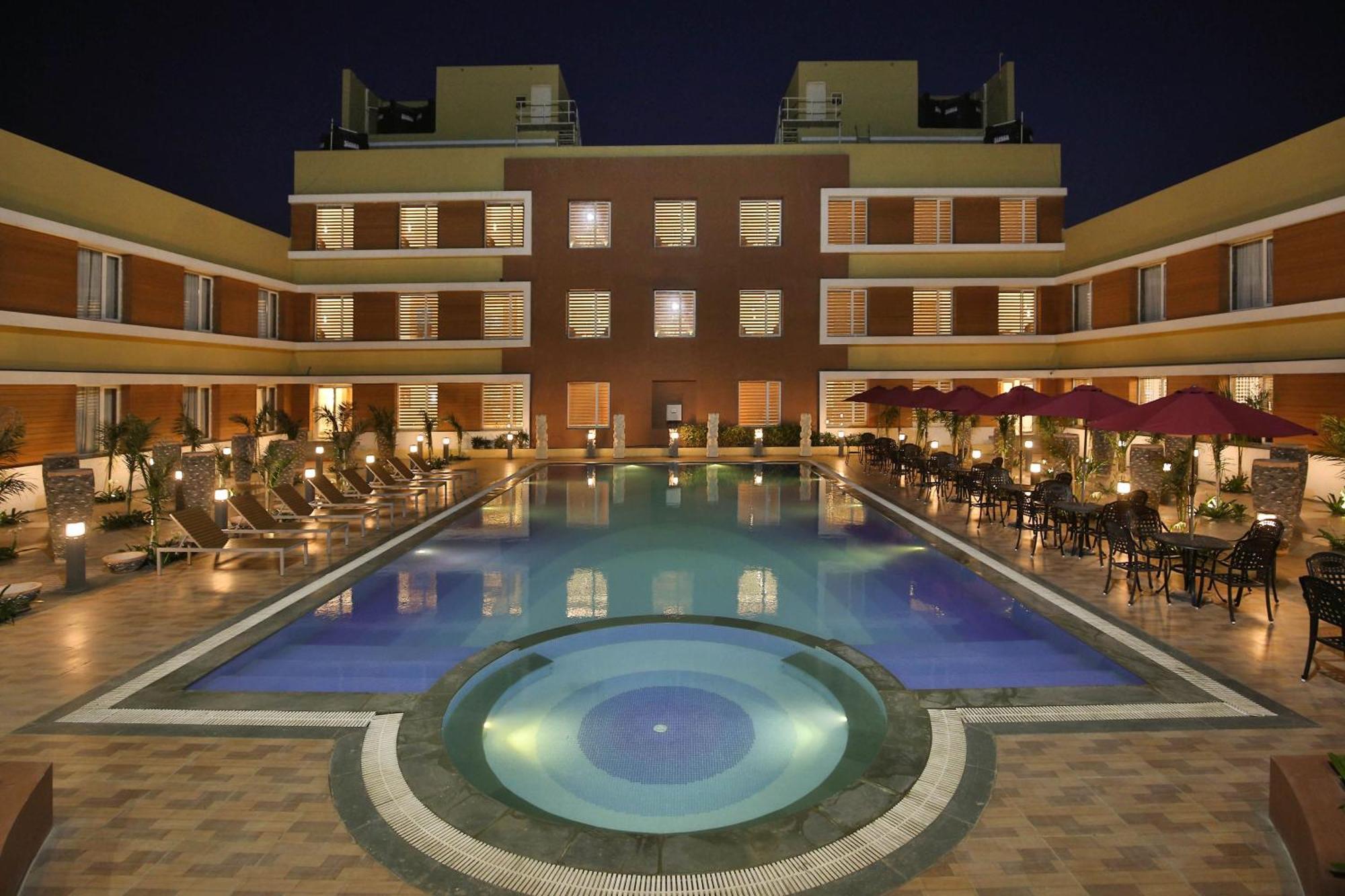 Club Mahindra Dwarka Hotel Exterior photo